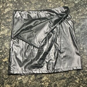 SHEIN Black Croc-Textured Mini Skirt